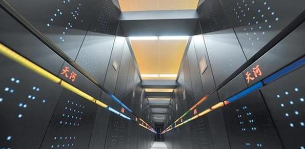 国家超级计算机天河新一代超级计算机系统开始运行，浮点运算能力为200Pp。