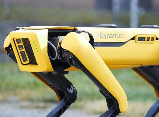 未雨绸缪，包括波士顿动力公司在内的六家公司联合声明，民用机器人永远不会被武器化。