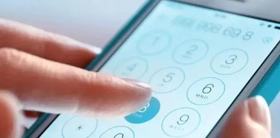 最方便的电话号码是1566666666。可惜拍卖从1366万开始，没人出价。