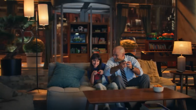 父女温美人发布两则Switch广告。