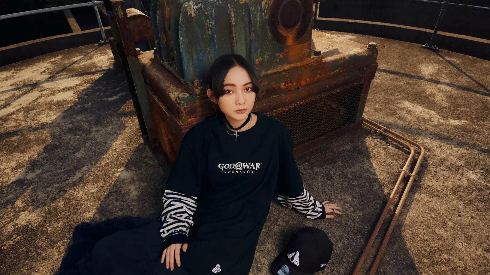 《战神：诸神黄昏》与街头时尚品牌联合推出联名服装。