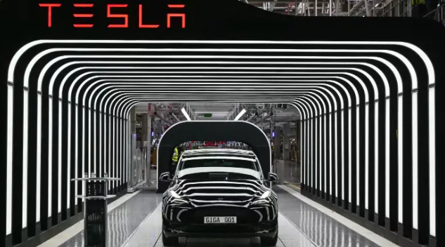 特斯拉平均每辆车净利润6.9万元，比丰田多8倍。