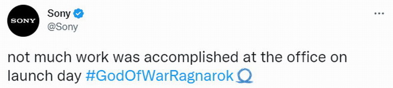 玩巨屏《战神：诸神黄昏》奎爷太大了。