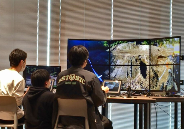 日本建筑行业邀请电竞选手比赛遥控机械，弥补人力不足。