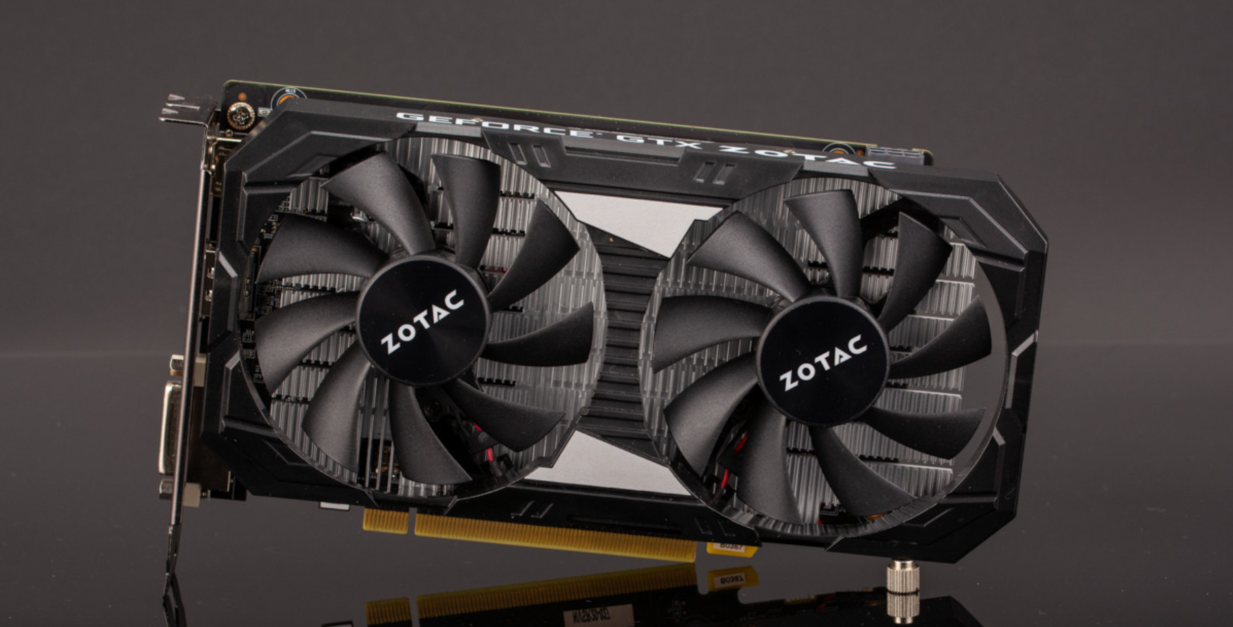 2022年11月，Steam硬件调查GTX1650超越GTX1060排名第一。