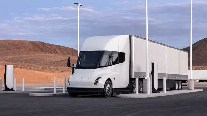 美国加州又投资了29亿美元建设充电设施，并于2035年禁止出售燃油车。