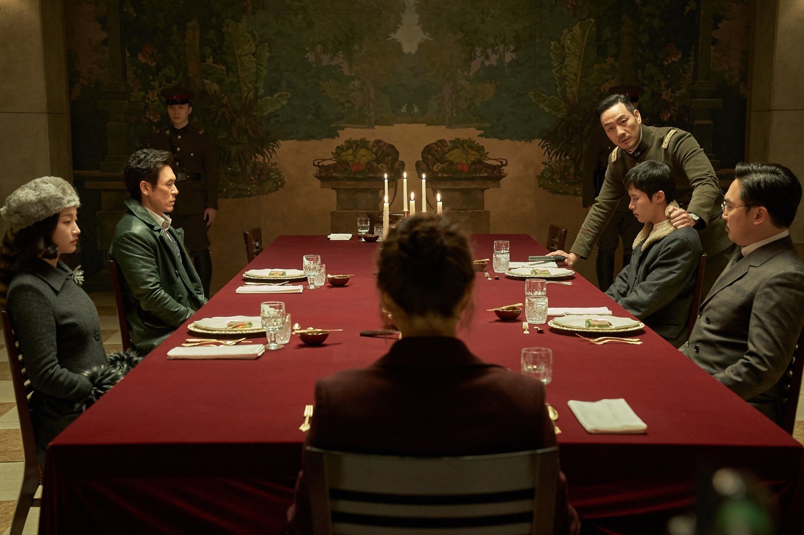 韩国版《风声》推出新剧照薛景求、李海妮、朴素丹等