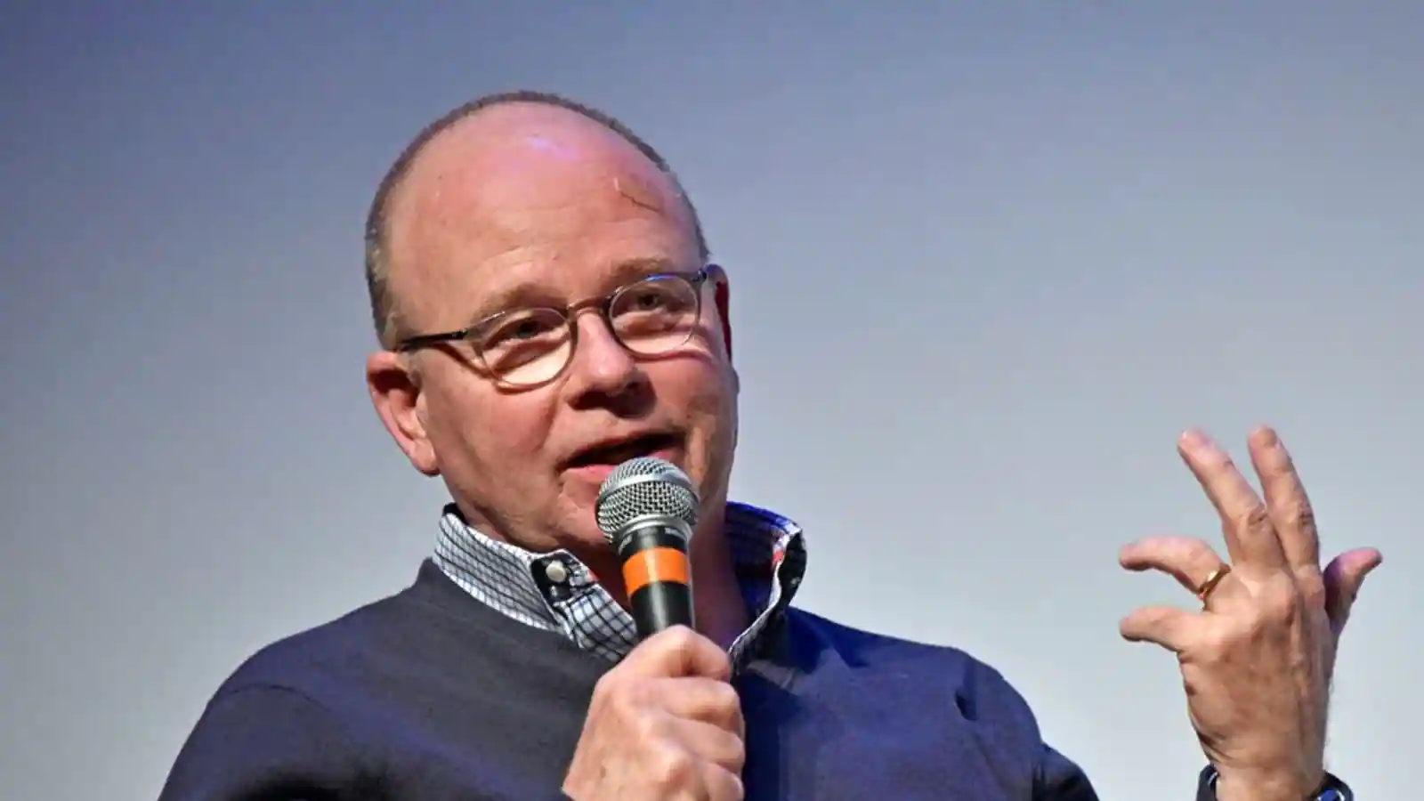 《刺客信条》在线飞行电视剧执行制作人根据理念退出了项目。