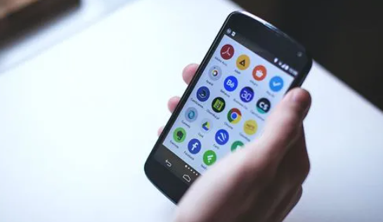 人民日报艺平手机预装应用程序不能删除内存广告。