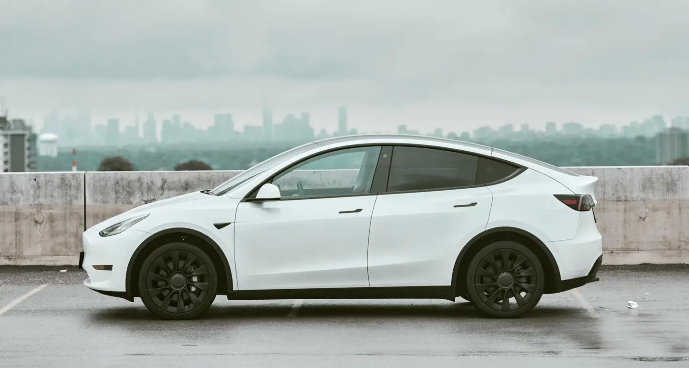 为了维持马斯克特斯拉董事会，制定新的天价报酬计划