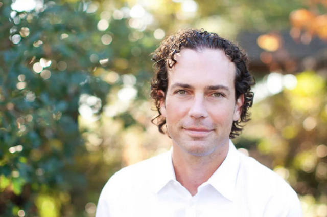 苹果顶级离职潮，云业务负责人出走