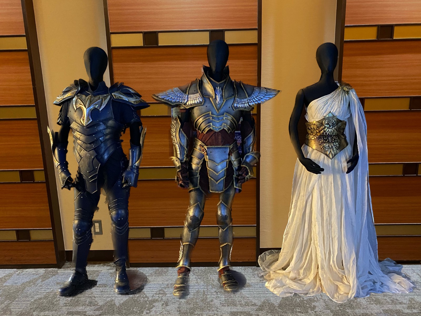 《圣斗士星矢》真人电影《圣衣》展现了一种不那么精致的外表。
