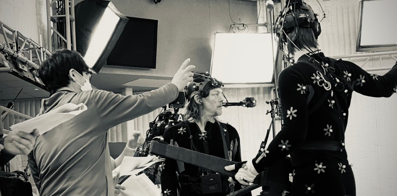 小岛秀夫在幕后发布了《死亡搁浅2》的照片。
