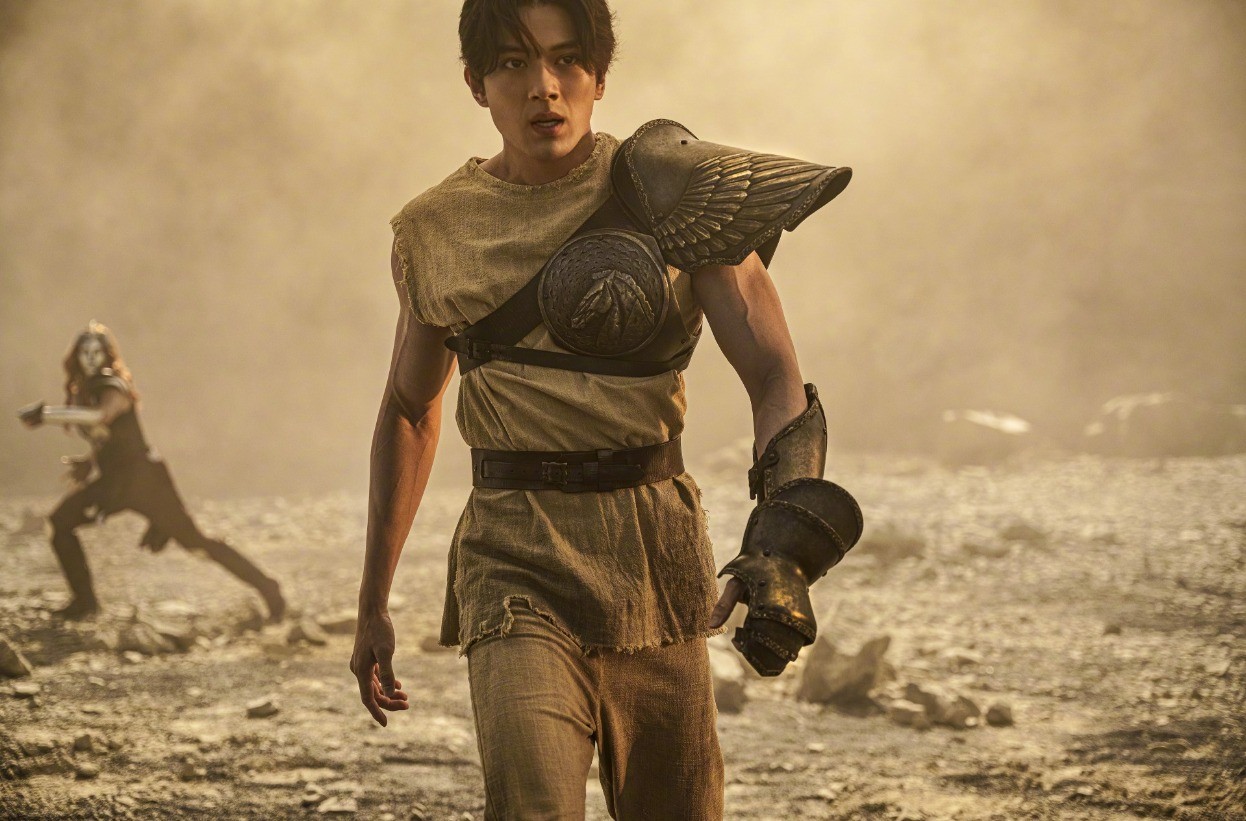 《圣斗士星矢》真人电影新剧照许多明星帅气十足
