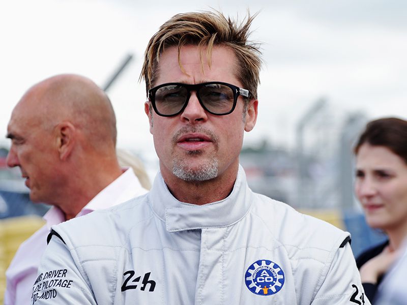 布拉德·皮特将驾驶一辆真正的F1赛车拍摄电影《壮志凌云2》剧组。
