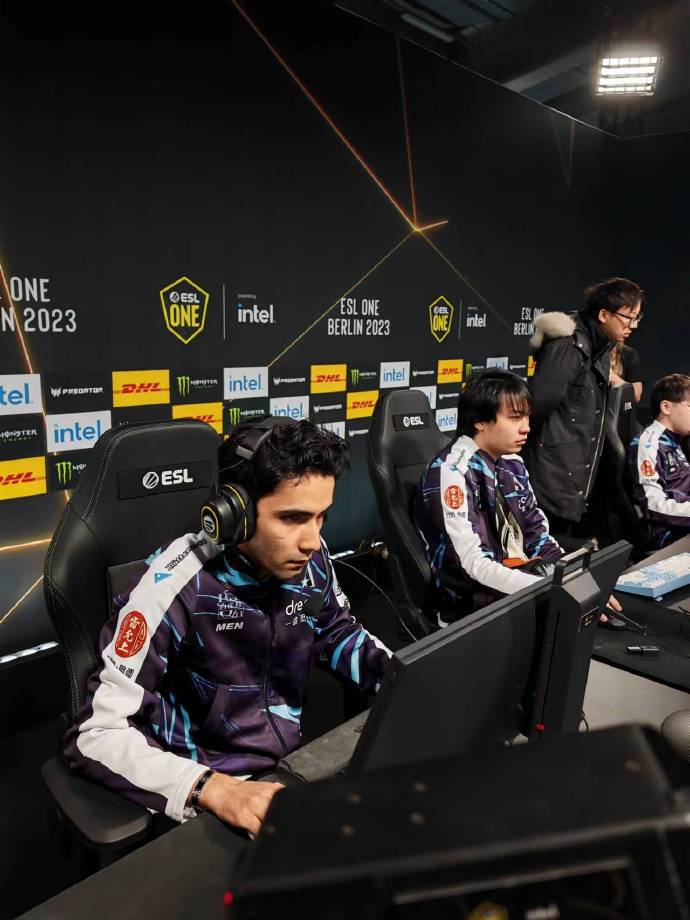 关轩！《DOTA2》茶队正式推介苏美尔。
