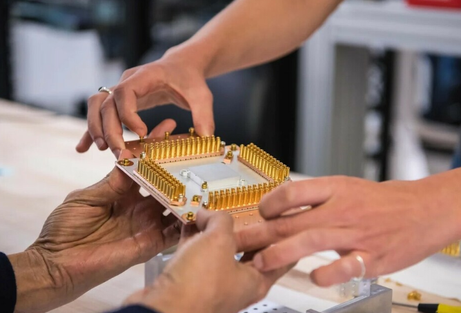 谷歌宣布与东京大学和芝加哥大学联合研究量子计算机
