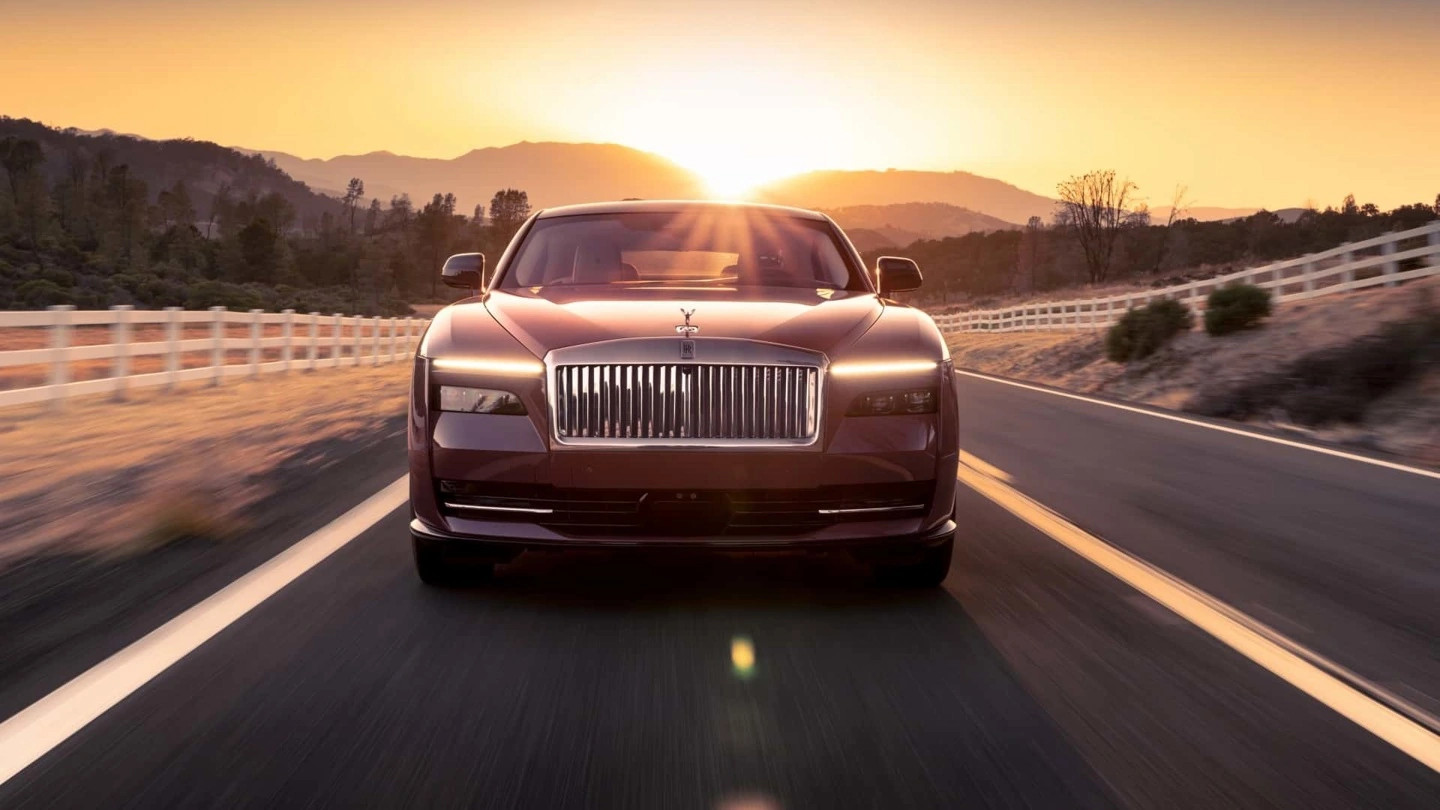 8月18日，劳斯莱斯首款纯电动轿跑车Spectre在北美首次亮相。
