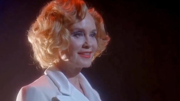 兰杰西卡·兰格阿姨考虑休息一下，并表示对好莱坞非常失望。
