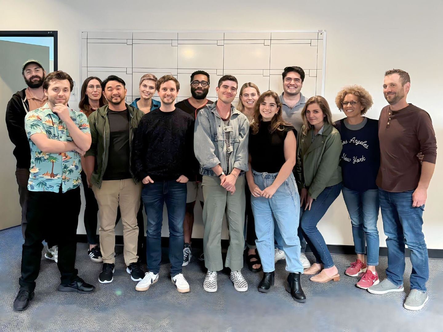 真人版《海贼王》第二季开始打造编剧团队晒合影
