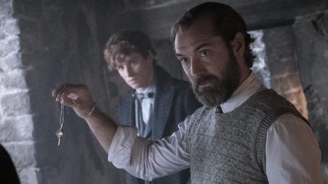 导演《神奇动物》证实，华纳已经暂时搁置了这部电视剧。
