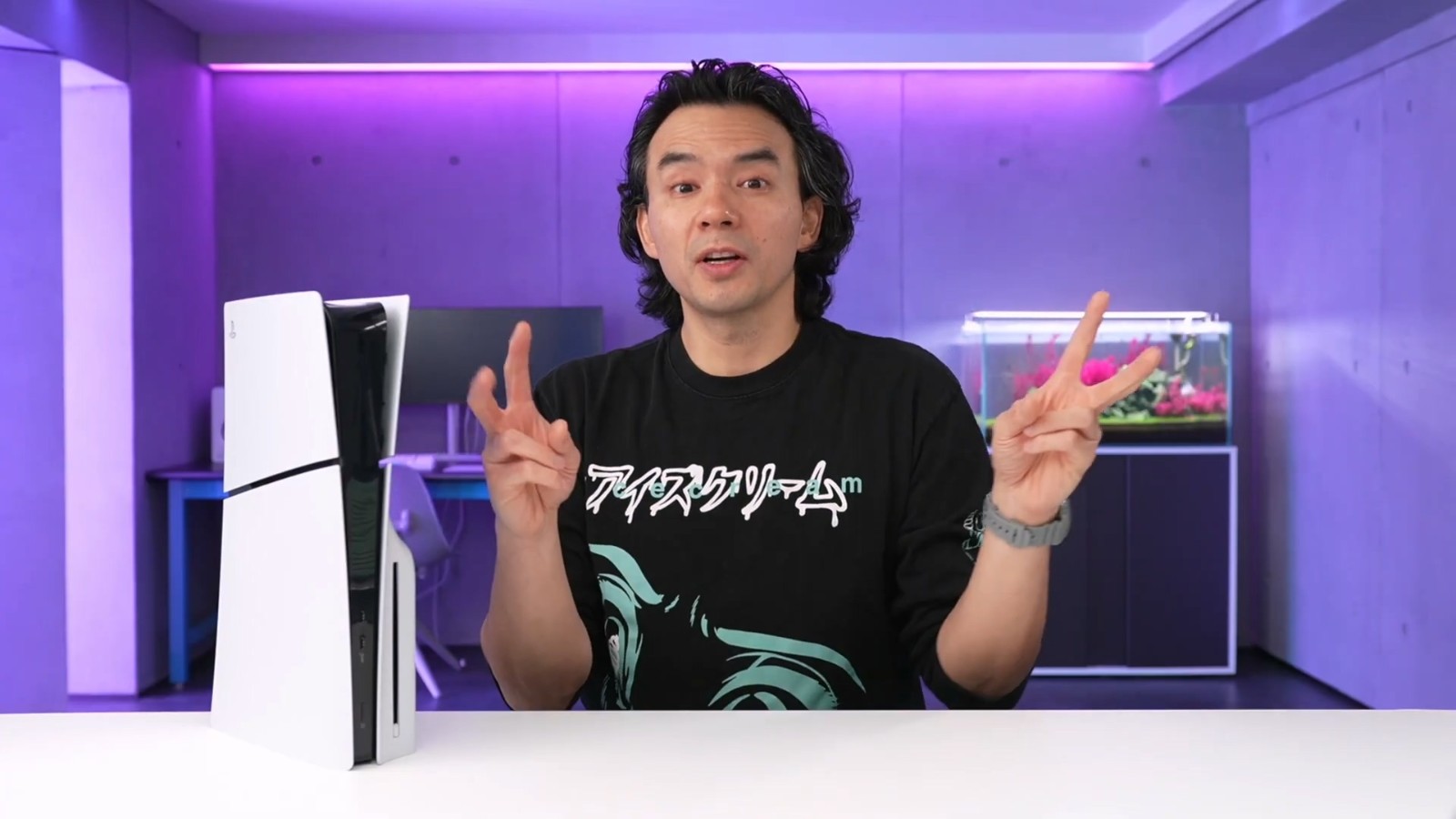 PS5Slim是第一个拆解视频的人，比旧的拆解温度和能耗都更高。
