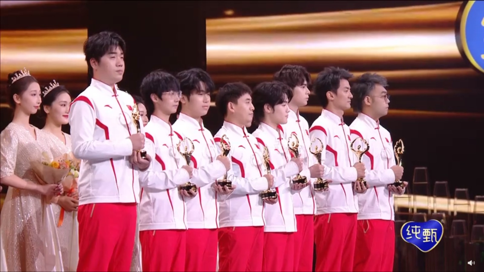 《DOTA2》国家队获微博之夜影响力电竞年度战队
