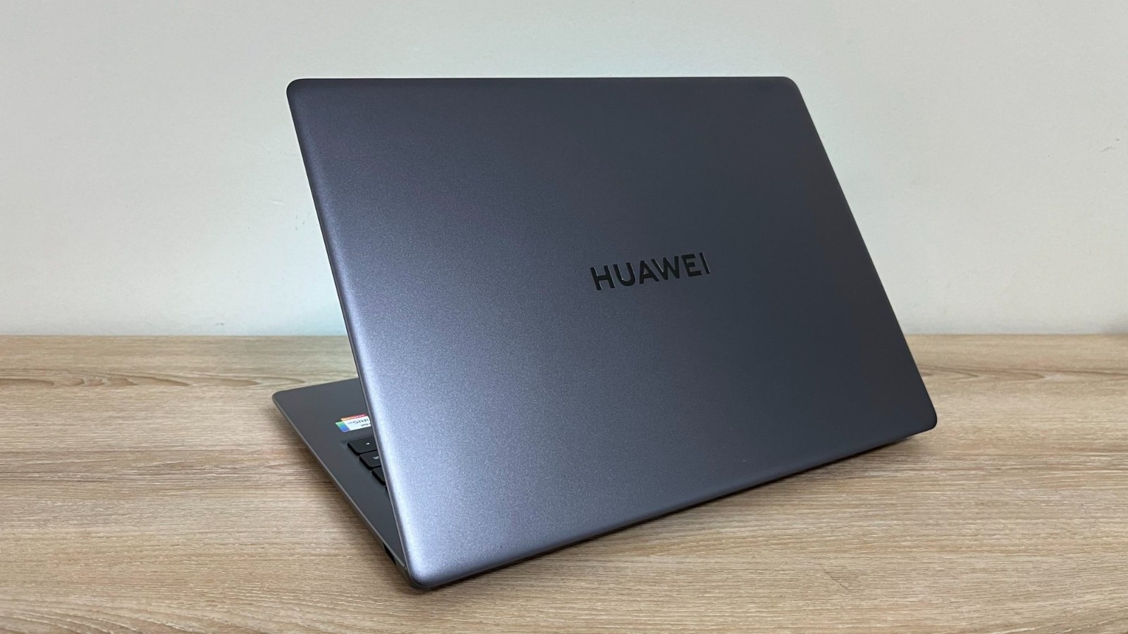 华为桌面系统迎来重要突破！PC版的鸿蒙将于今年首次亮相。
