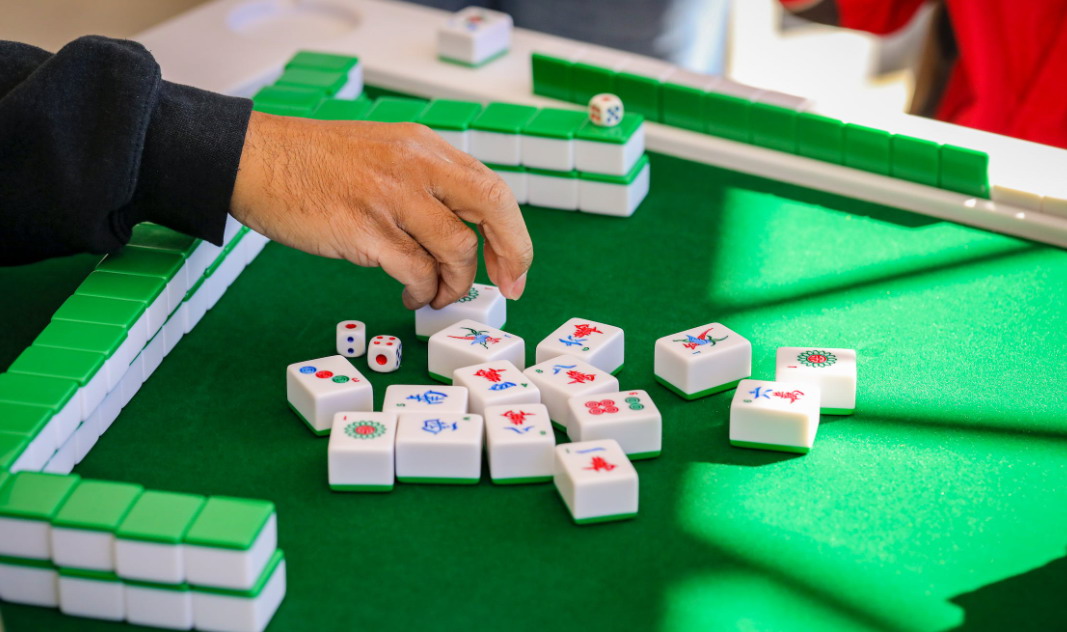 哈佛大学的一项研究表明，打麻将可以延长寿命，延缓认知衰退
