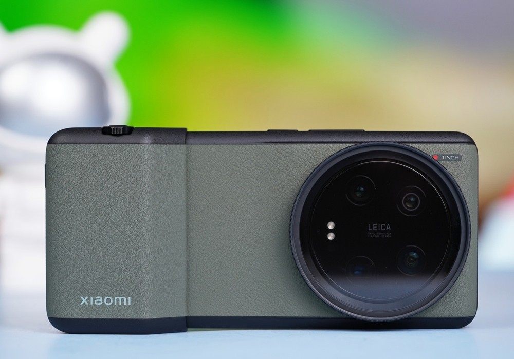 曝小米14超2月首发陆维冰：很强
