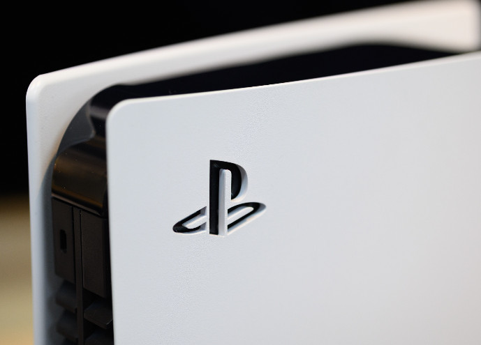 4070超级VSPS5：今天的中端GPU好了多少？
