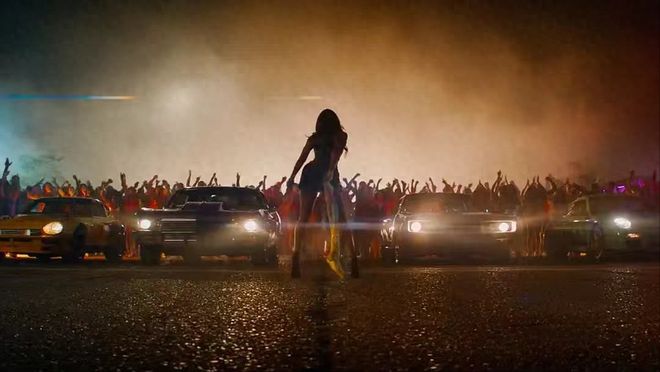 传统的海外汽车公司对纯电动汽车不再激进。
