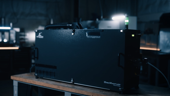 科技公司8秒推动真正的硬盘终结者将其粉碎
