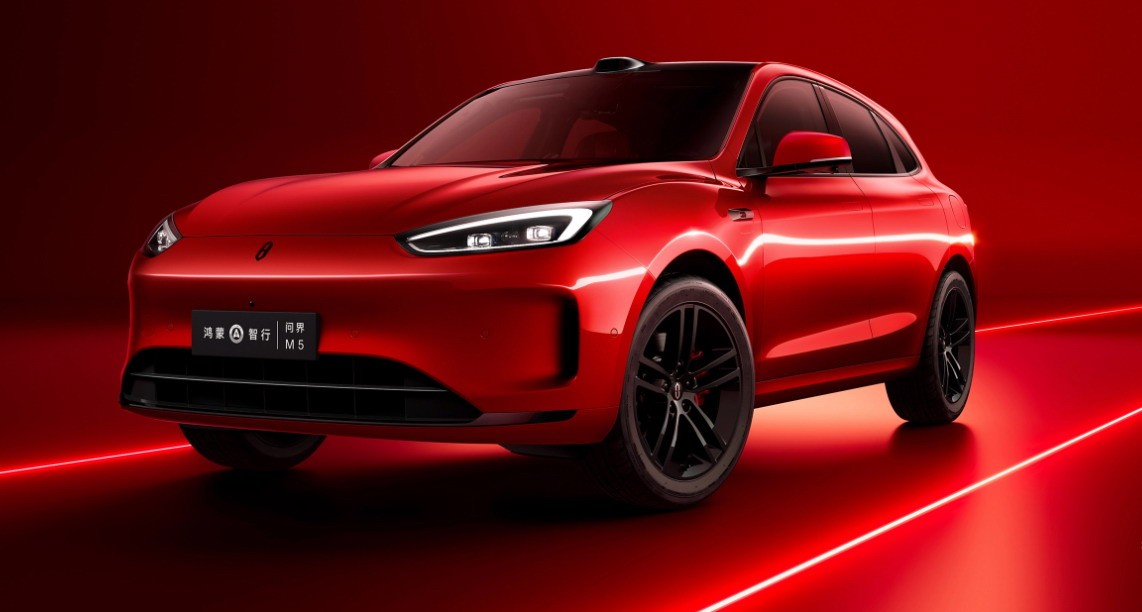 余承东：问M5新绰号，陆地小坦克，我在实战中从未输过！
