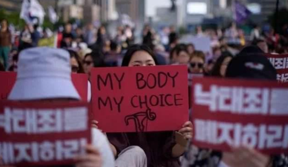 韩国釜山人口萎缩并进入消失阶段。网友们惊叹不已、难以置信
