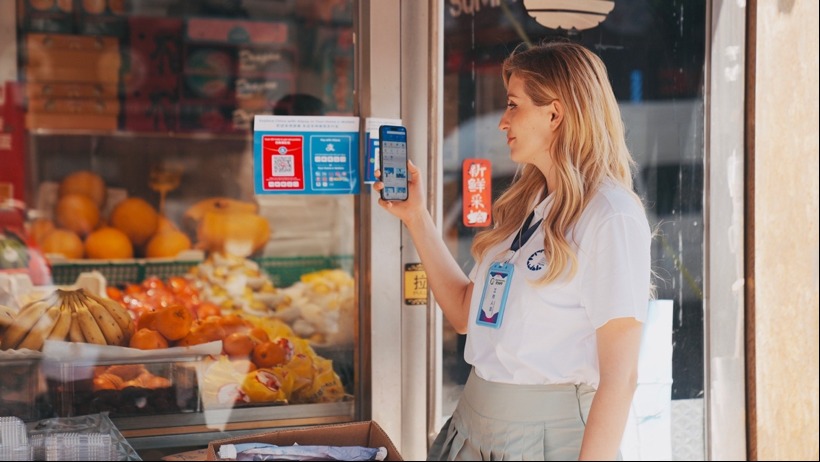 外国人爱上中国移动支付，称在中国工作和生活太方便
