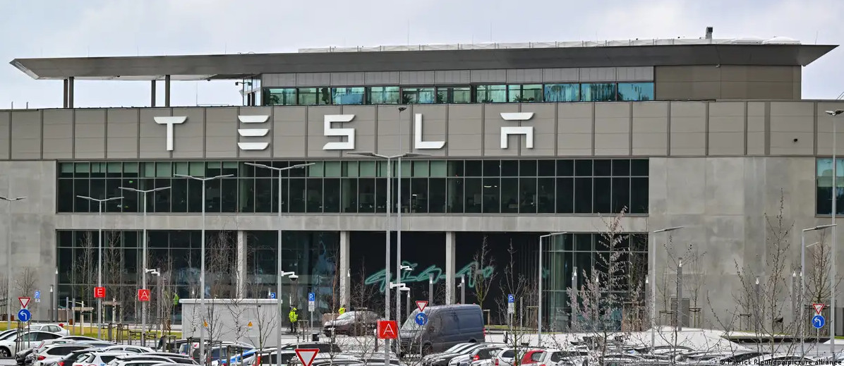 特斯拉德国工厂损失了65000个马克杯。工厂经理说他已经受够了
