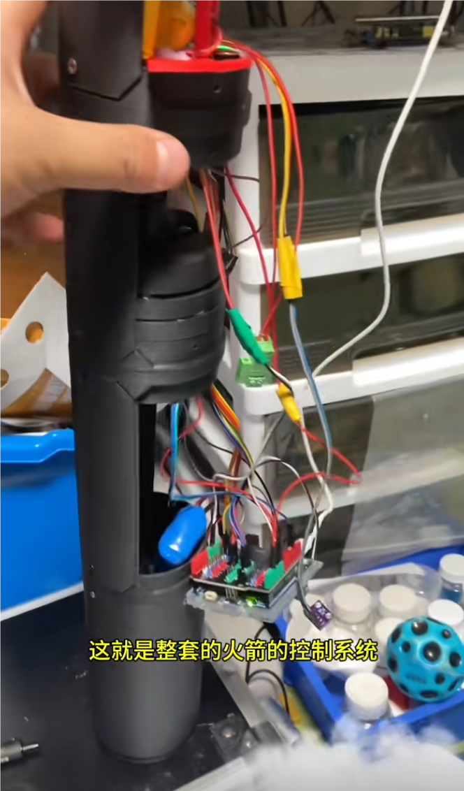 一个11岁的孩子写了600多行代码让火箭走红：自学编程、物理化学
